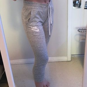 Nike capris joggers